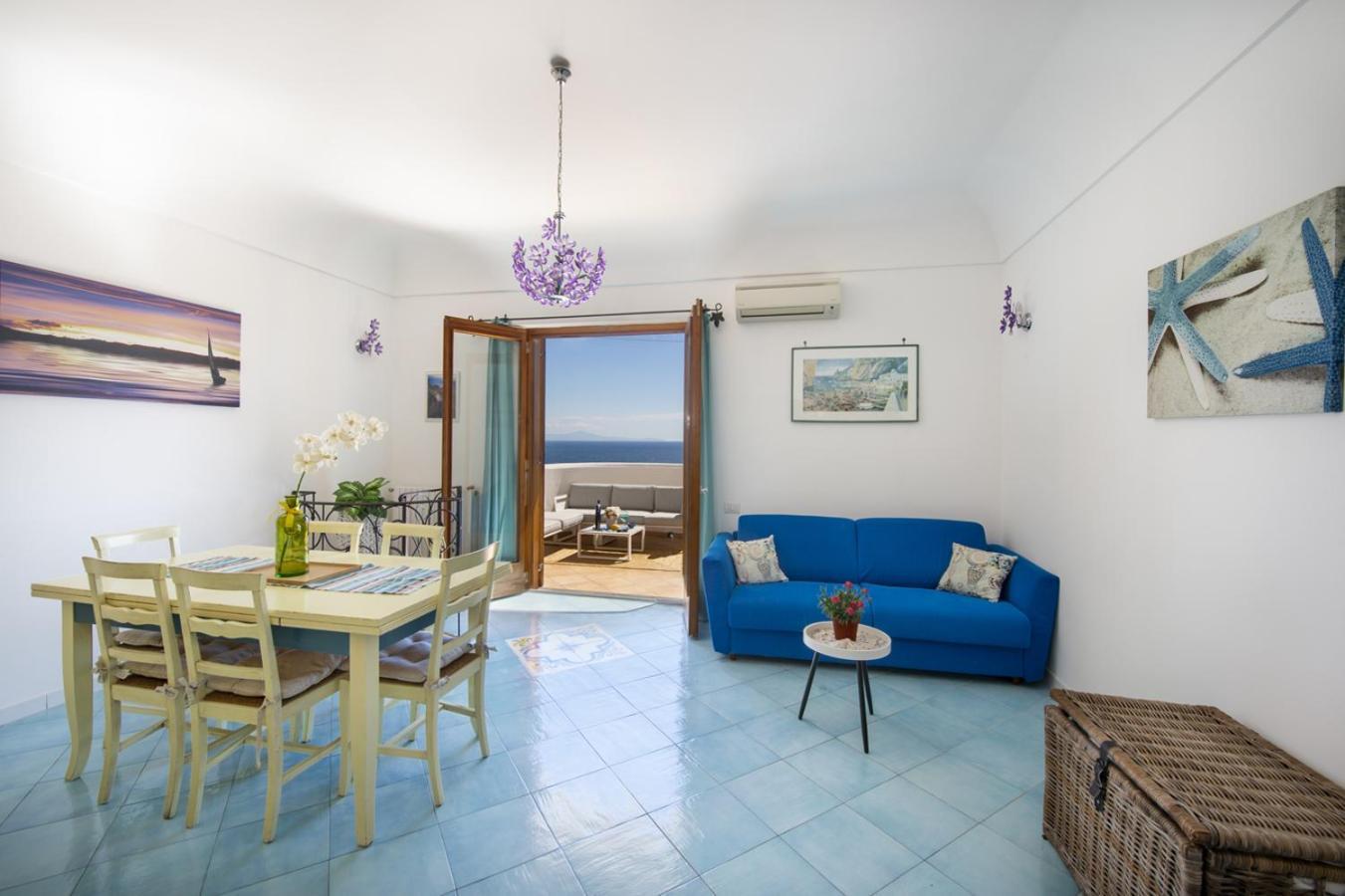 House In The Center At 250mt From The With A Private Parking