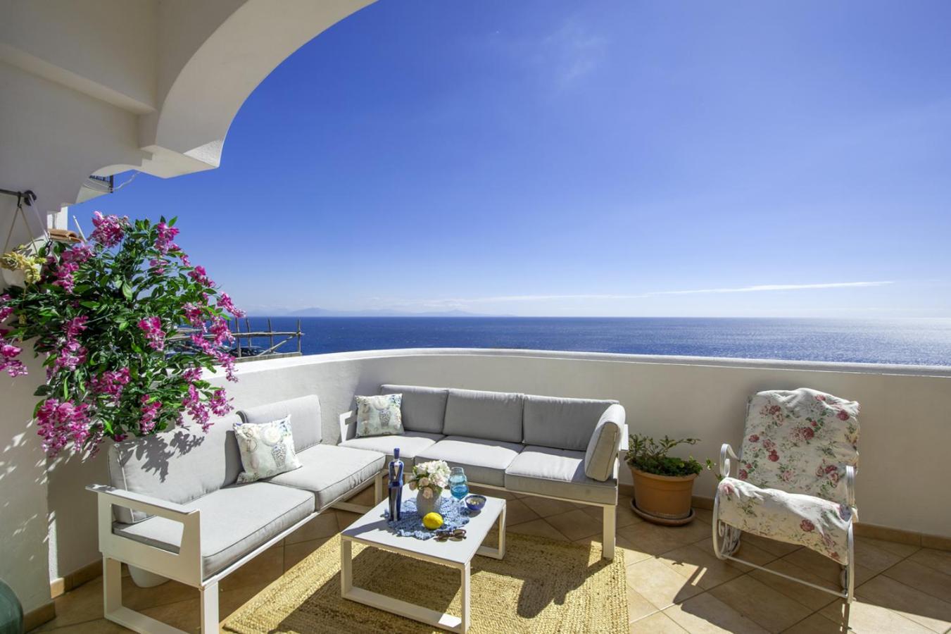 House In The Center At 250mt From The With A Private Parking Holiday home