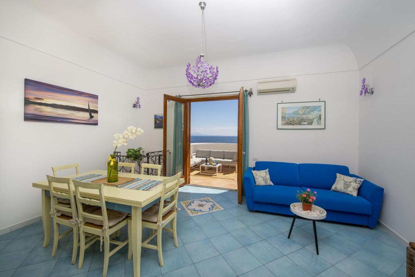 House In The Center At 250mt From The With A Private Parking Holiday home *
